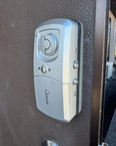 交換が完了した勝手口の電子錠