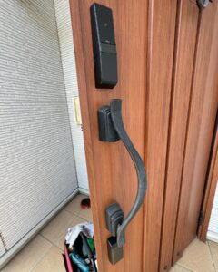 ICタグをタッチして解錠する様子